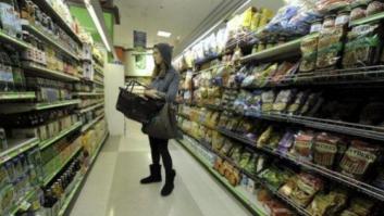 Devuelve un sobre con 1.180 euros perdido en un supermercado de Albacete