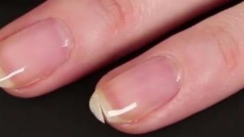 Arreglar una uña rota con una bolsa de té: el truco que te dejará alucinado