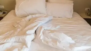 Por qué no deberías hacer la cama nada más levantarte