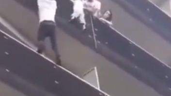 La durísima viñeta viral sobre el hombre que salvó al niño colgado de un edificio
