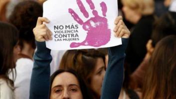 Viola a su pareja y la amenaza con llamar a unos amigos para forzarla