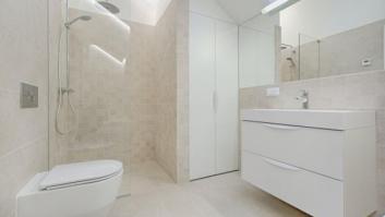 ¿Tienes un baño pequeño? Nueve ideas para hacerlo más grande