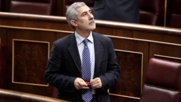 Llamazares pide que IU se aleje de Podemos por "instinto de supervivencia"