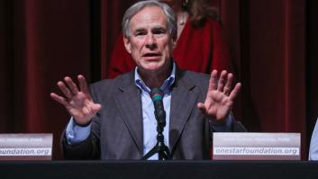 El gobernador de Texas exige una investigación de la cuestionada respuesta policial durante la masacre de Uvalde