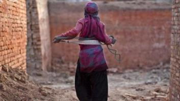 Muere en Nepal una adolescente desterrada por menstruar