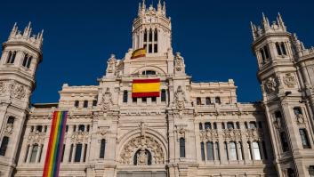Almeida rechaza colocar la bandera LGTBI en Cibeles pese a quedar aprobado en el pleno