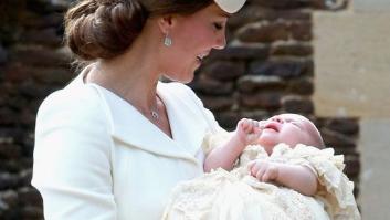 Los duques de Cambridge publican una foto de su hija Carlota, al cumplir dos años