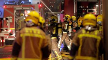 Al menos tres muertos y 25 heridos en el incendio de una nave okupada en Badalona