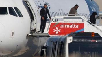 Los secuestradores del avión libio se entregan a la policía en Malta