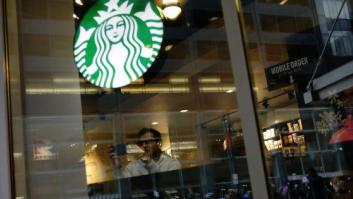 Starbucks permitirá sentarse en sus locales y usar los baños sin comprar nada
