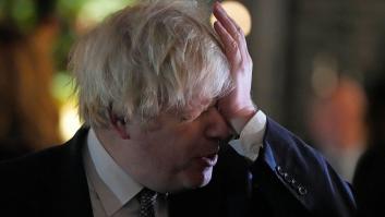 ¿Cómo funciona una moción de censura interna y puede Johnson sobrevivirla?