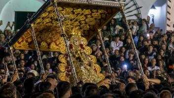 Suspendida la procesión de la Virgen del Rocío por la rotura del paso