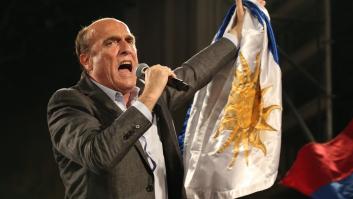 La Presidencia de Uruguay se decidirá en segunda vuelta entre Daniel Martínez (izquierda) y Luis Lacalle (centroderecha)