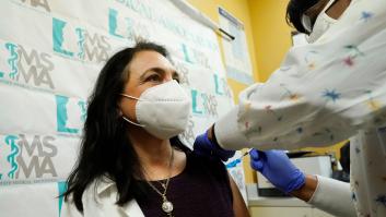 Una sanitaria de EEUU sufre la misma reacción alérgica a la vacuna de Pfizer que tuvieron dos británicos