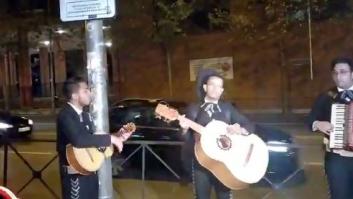 Forocoches manda a unos mariachis a la sede de Ciudadanos
