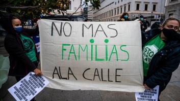 El Gobierno prohíbe los desahucios y los cortes de suministros a familias vulnerables