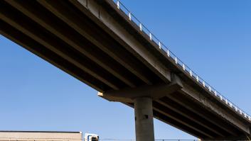 Mueren dos presuntos ladrones al saltar de un puente de 30 metros mientras huían de los Mossos