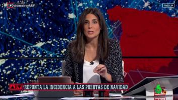 Se da cuenta y reacciona: a María Llapart le pasa en directo lo que ya les ocurre a muchos
