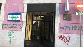 Fuenlabrada amanece con pintadas de esvásticas y 'Feminazis' en tres centros de mujeres