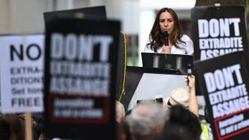 "Vamos a pelear más duro": Stella, la mujer de Julian Assange, no se rinde tras la decisión de extradición