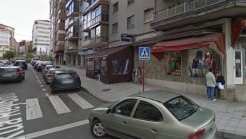 Un policía borracho estrella su coche contra una terraza e intenta morder a los compañeros que lo iban a detener