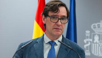 Polémica por una campaña que presenta a Illa como "vacuna" contra los lazos amarillos