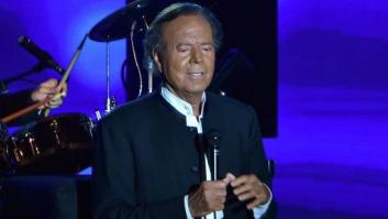 La llamativa foto de un exconcursante de 'Supervivientes' con Julio Iglesias