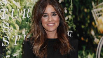 Isabel Jiménez ('Informativos Telecinco') provoca críticas por la última foto con su bebé... y ella aclara lo que estaba haciendo