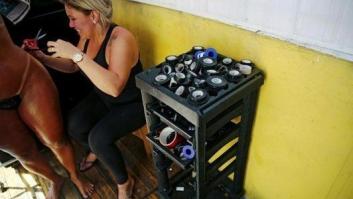 La 'marquinha', la peligrosa moda brasileña de tomar el sol con cinta aislante