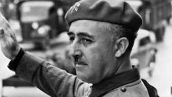 Valencia retira a Franco la medalla de oro siete años después de la Ley de Memoria Histórica