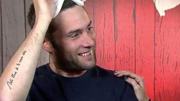 A ciegas se dan un 'NO' rotundo pero al quitarse el antifaz quedan deslumbrados con el físico de su cita y rectifican