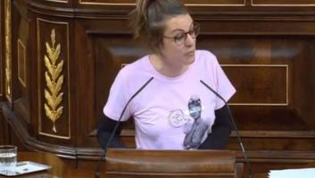 La comentada camiseta de la diputada de la CUP: la frase más llamativa está en la parte trasera