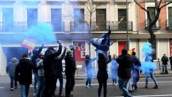 Miembros de los ultraderechistas 'Hogar Social' irrumpen en la sede del PSOE exigiendo ayudas para los "nacionales"