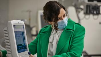 Ayuso pide colaboración a los madrileños para que quiten la nieve