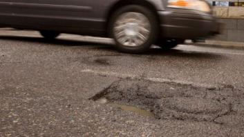 Wanksy, el misterioso artista que pinta penes sobre socavones para que se arreglen