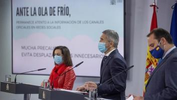 Los primeros atascos en accesos a las grandes ciudades complican las tareas de emergencia