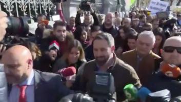 Encontronazo entre Andrea Ropero y Santiago Abascal: "Van a tener que seguirme muy lejos"