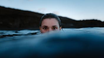 ¿Está bien hacer pis en el mar?