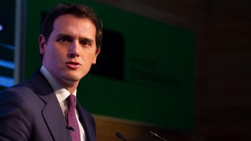 Albert Rivera encoleriza a muchos al proponer vacunar primero a los políticos