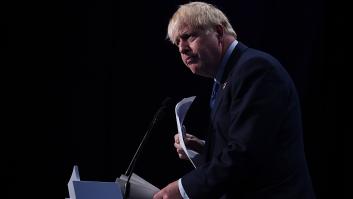 Boris Johnson acepta dimitir tras una oleada de renuncias que le ha puesto contra las cuerdas