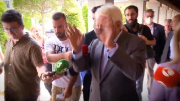 A Felipe González le preguntan por Yolanda Díaz y mueve hasta los brazos al responder