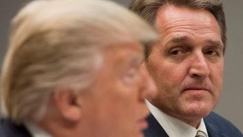 Un senador republicano amenaza a Trump con un 'impeachment' si despide al fiscal especial de la trama rusa