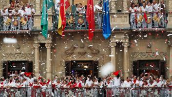 Vuelven los sanfermines tras dos años: Unzué dedica el chupinazo a los sanitarios y enfermos de ELA