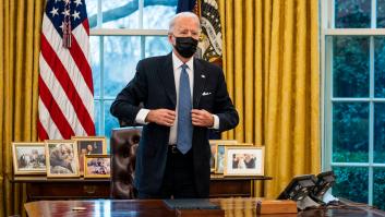 Biden ya ha deshecho con un bolígrafo los mayores "logros" de Trump