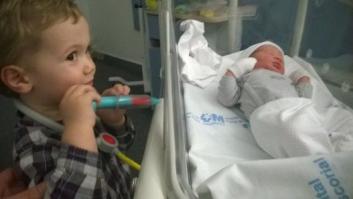 La foto de Mario Casas junto a sus hermanos que triunfa en Instagram