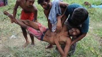 185 migrantes rohingyas consiguen llegar a Indonesia tras un mes a la deriva en una patera