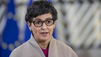 González Laya replica que España es una democracia plena, mientras que Rusia no