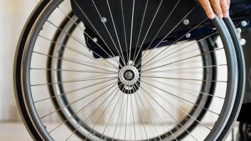 La Asamblea de Madrid suspende una sesión tras no poder acceder un compareciente en silla de ruedas