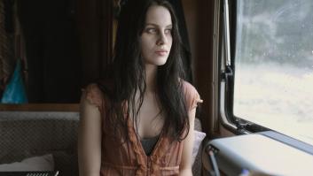 Milena Smit: "Dejamos de ver el cine o las series con atención. Para eso, hazte un sudoku"