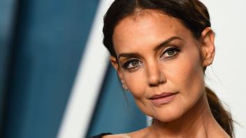 Katie Holmes apuesta por la naturalidad y asiste a un acto con la cara lavada y sin peinar